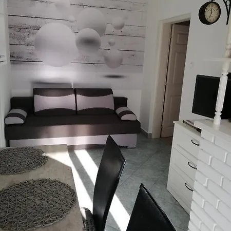 アパート Gyoengyi