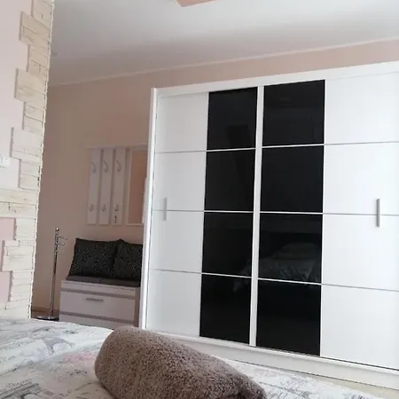 Apartment Gyongyi *