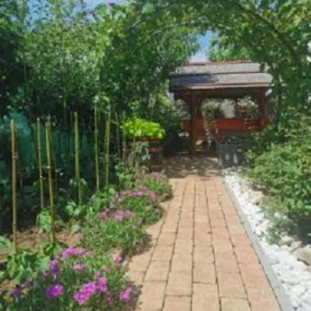 Gyoengyi アパート