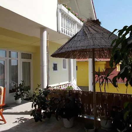 Gyoengyi アパート *